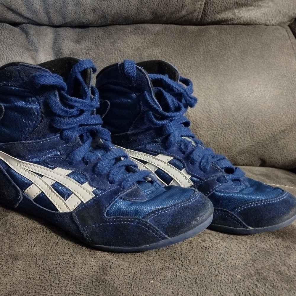 Asics Kids Wrestling Shoes size 3.5